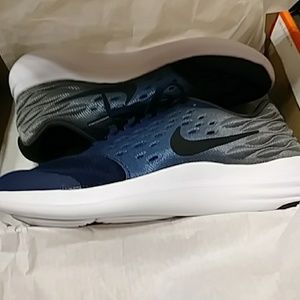 Youth nike lunarstelos running shoes